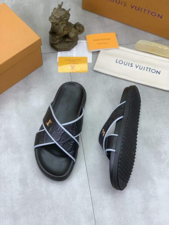 Picture of Louis Vuitton Slippers _SKULVsz38-45mnf3171537